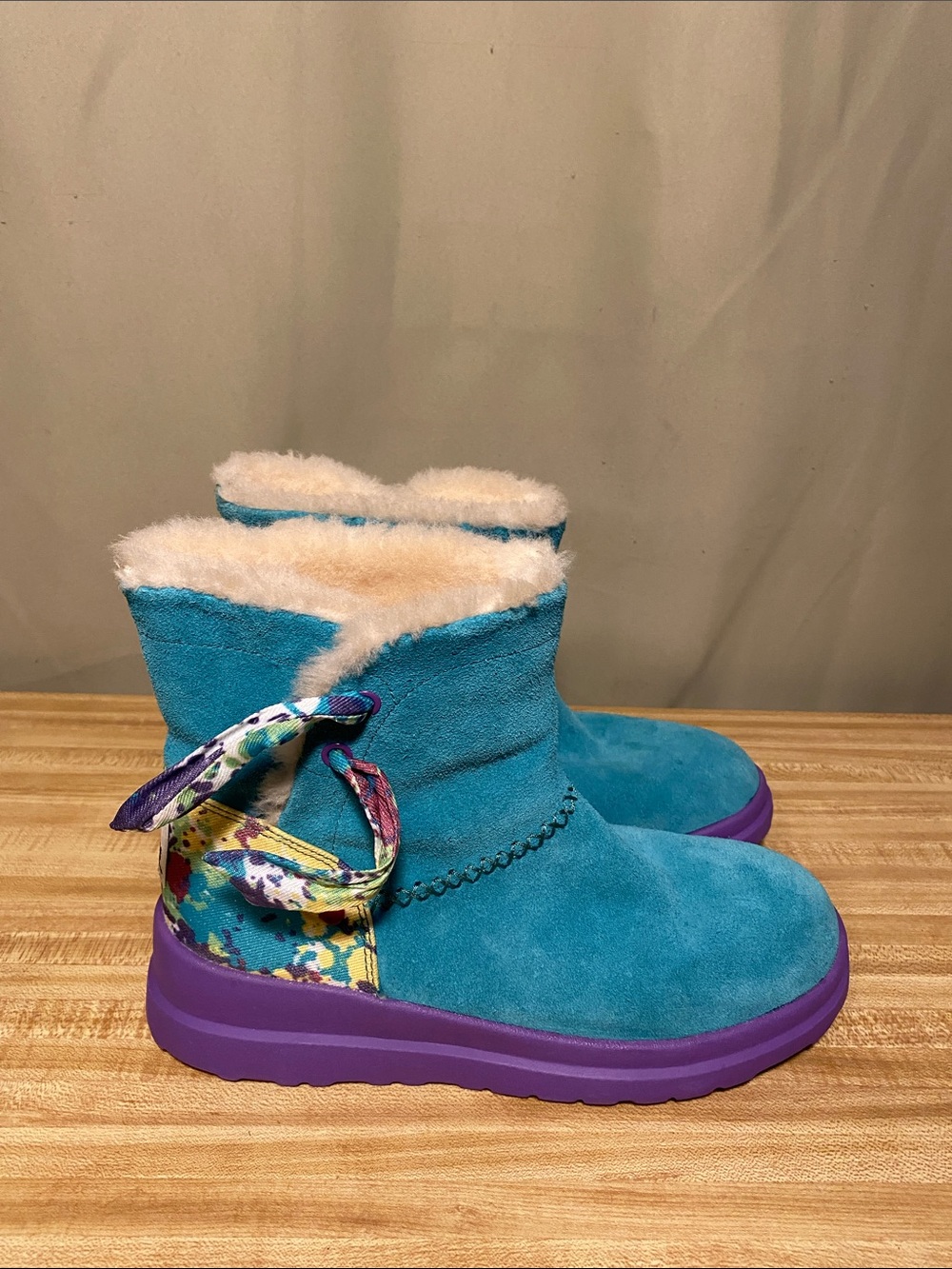 UGG  I Heart Bow Paint Splatter Seude Blue and Purple Winter Boots size 7